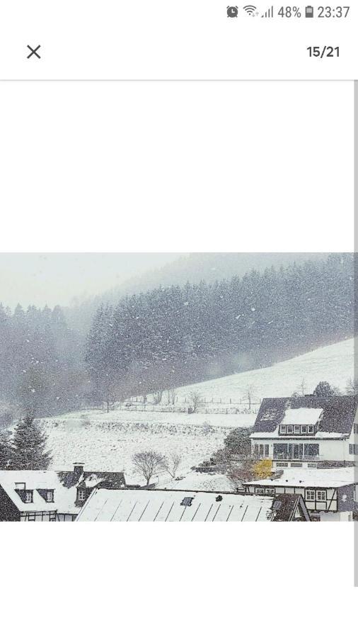 4 Erw. 1 Ki. Ski Entspannung Terasse Ausblick Schmallenberg Buitenkant foto